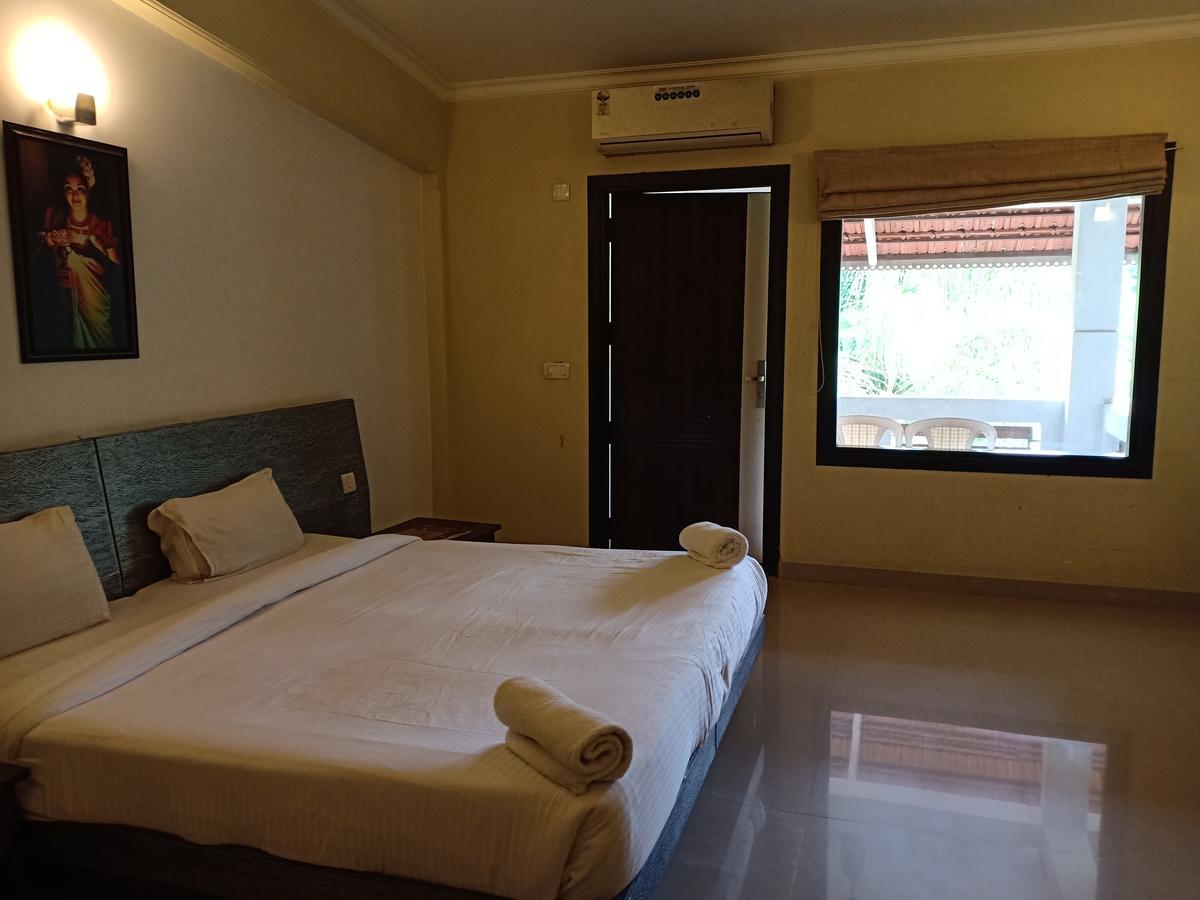 Mystica Resort Lonavla Zimmer foto